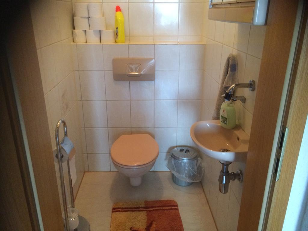 Zimmer Zur Ehemaligen Weinstube Untermberg Buitenkant foto